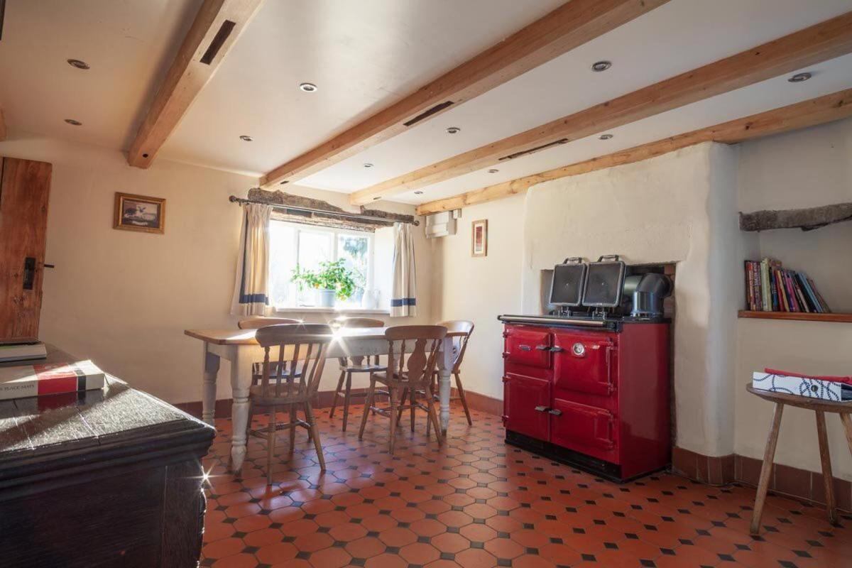 Lee House Farm Holiday Cottage With Possible Use Of Hot Tub Ninety Pounds A Session Waterfall Eksteriør billede